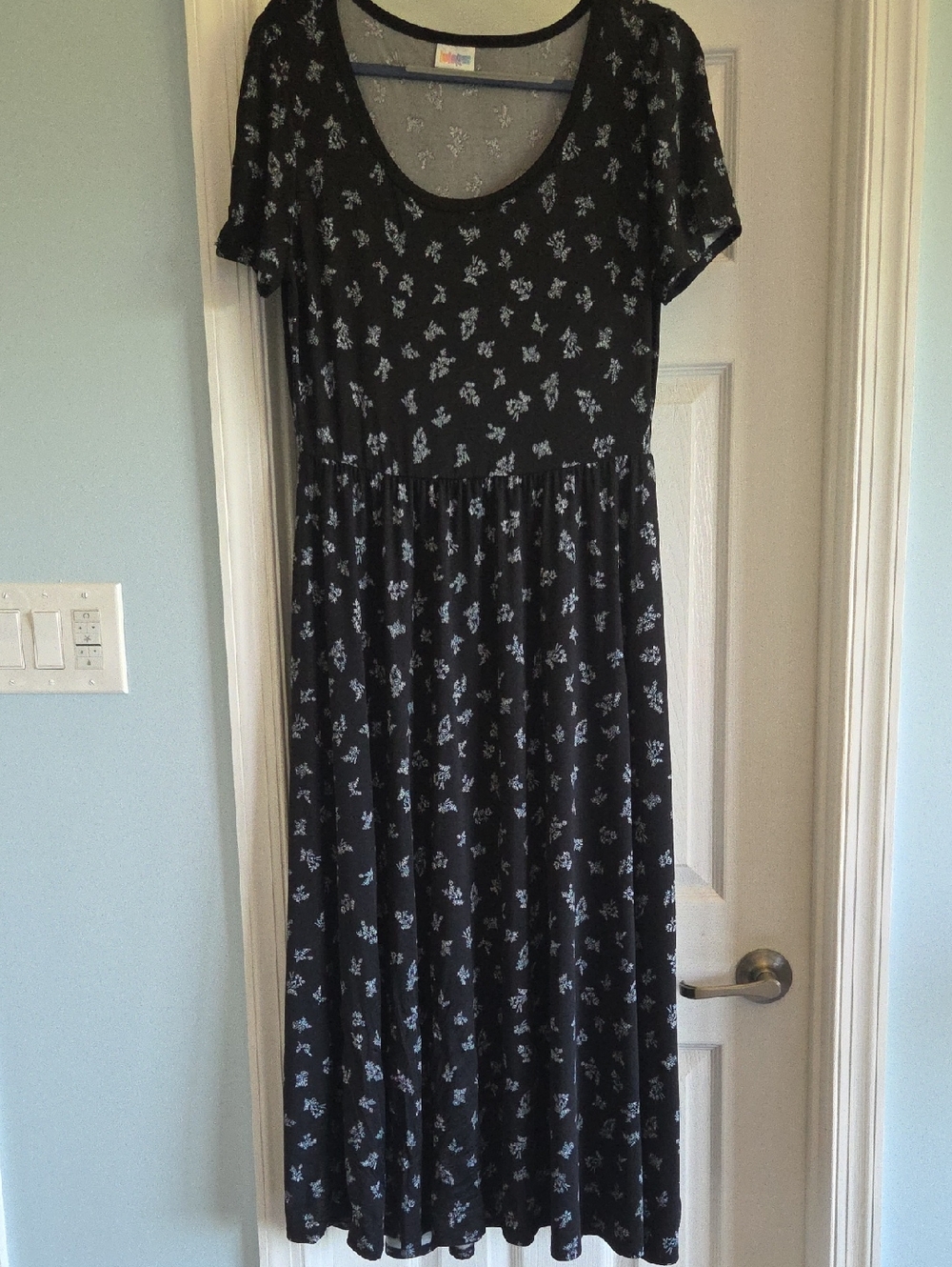 LuLaRoe Riley Black Maxi Dress with Light Gray Floral Motif, Sz L